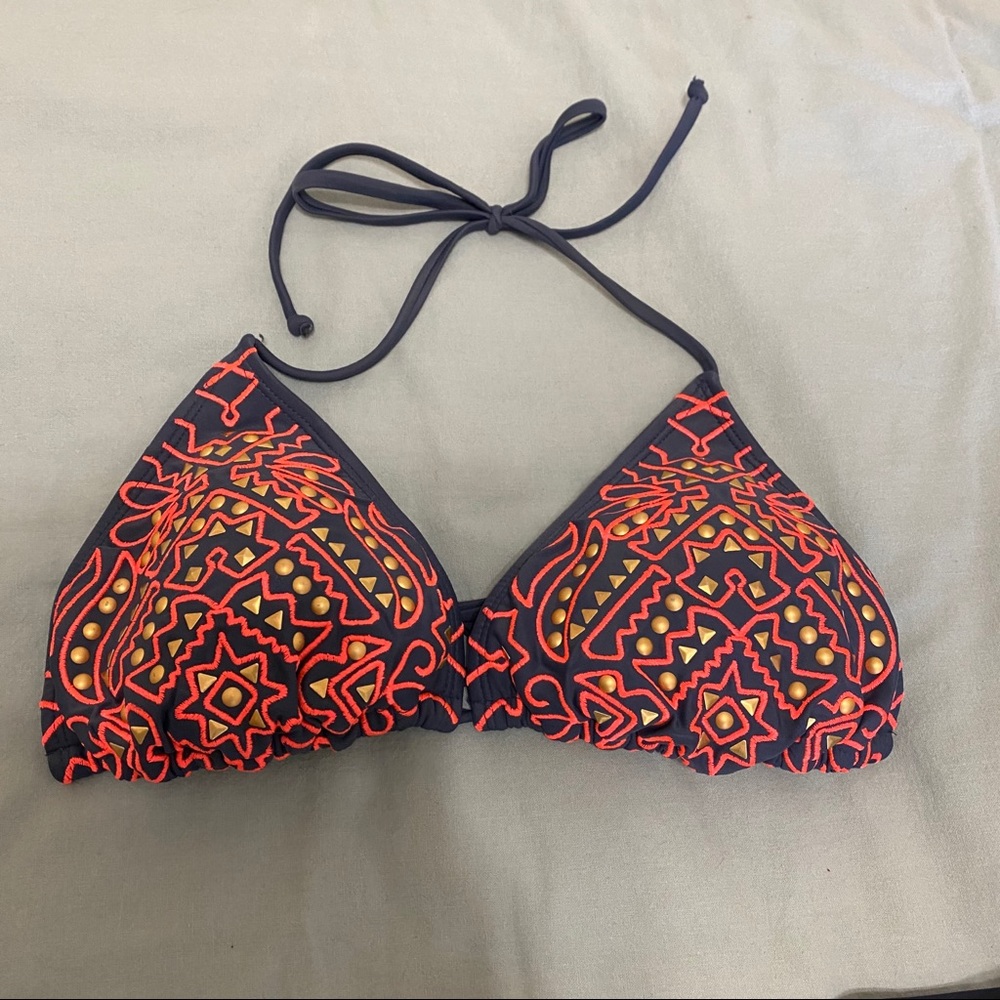 Threaded Artwork Bikini - Picture 3 of 10